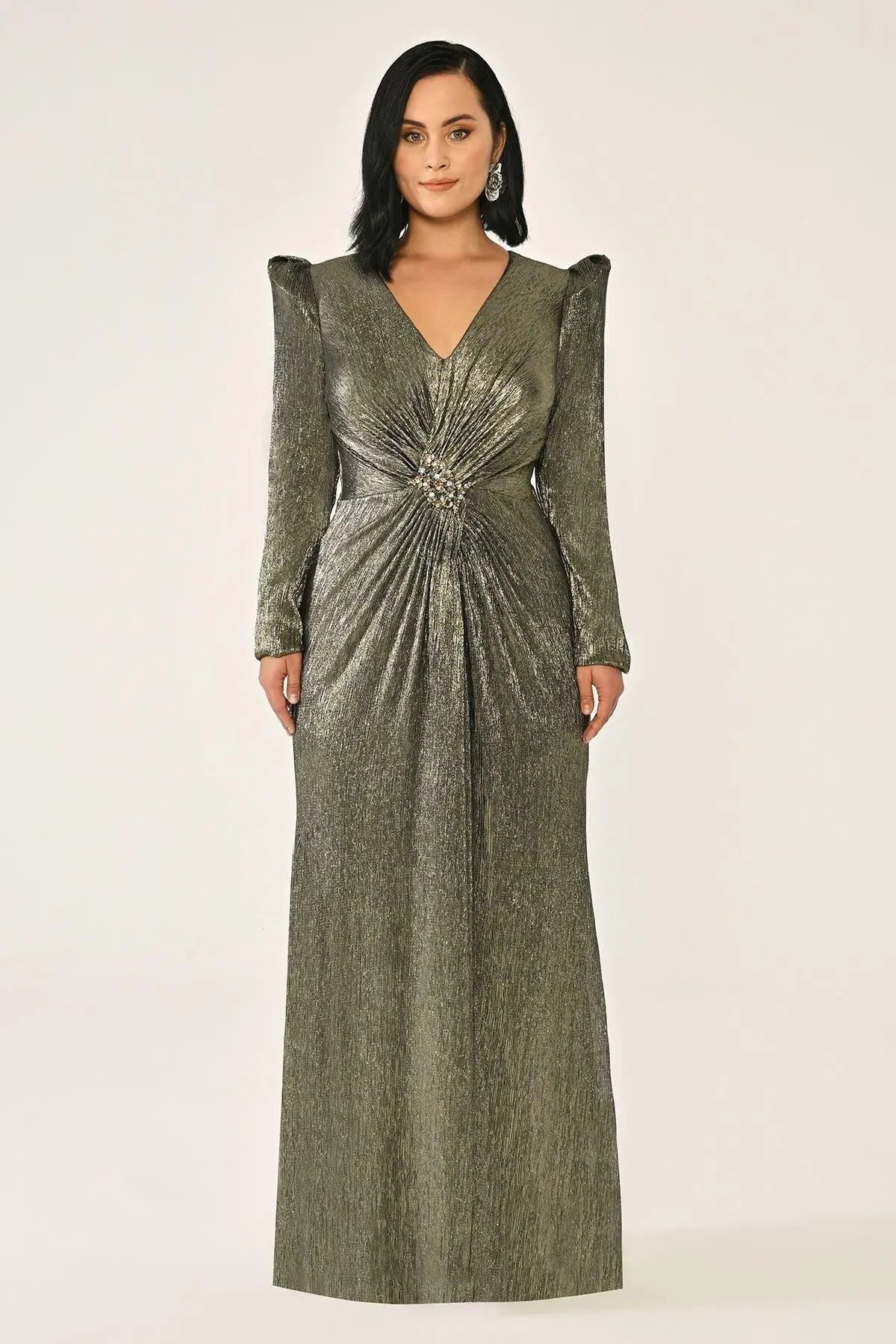 Uzun Kollu Vatkalı Broşlu Parlak Uzun Abiye Elbise