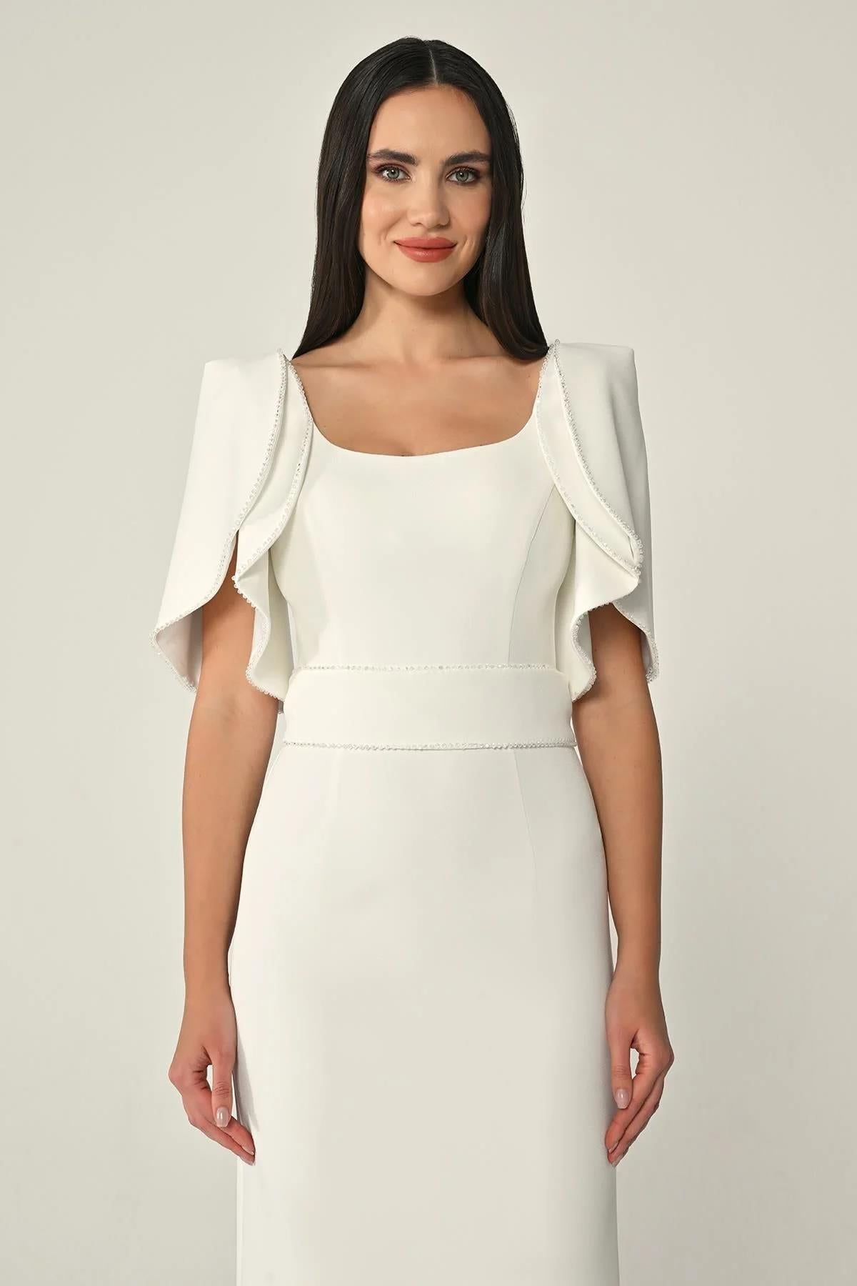 فستان سهرة متوسط الطول من الكريب الحجري المخطط بأكمام واسعة