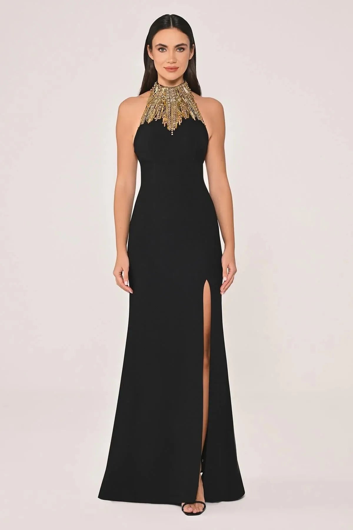 Halter Yaka Üstü ve Sırt Aksesuarlı Krep Abiye Uzun Elbise