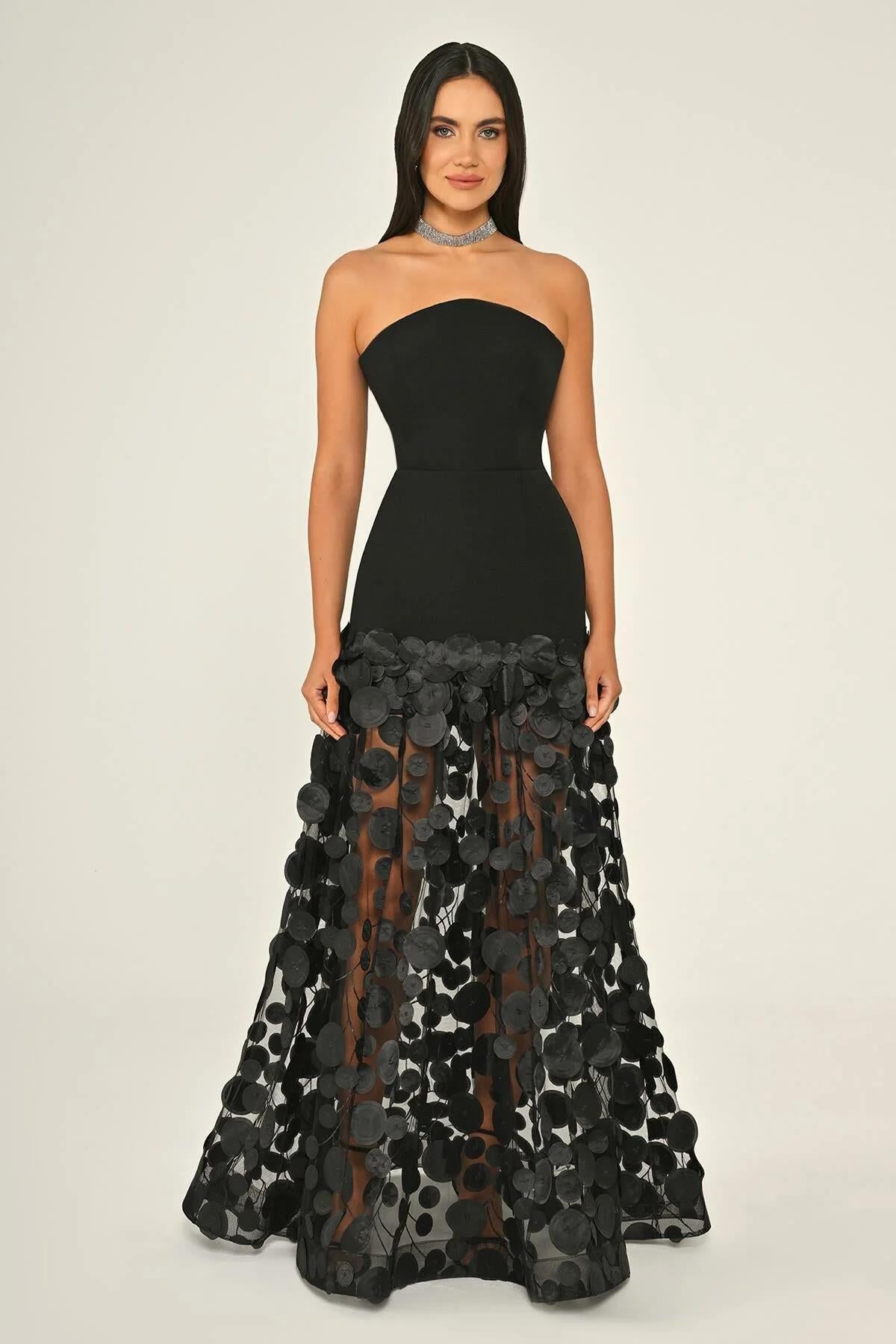 Straplez Üst Krep Eteği Üç Boyutlu Tül Uzun Abiye Elbise