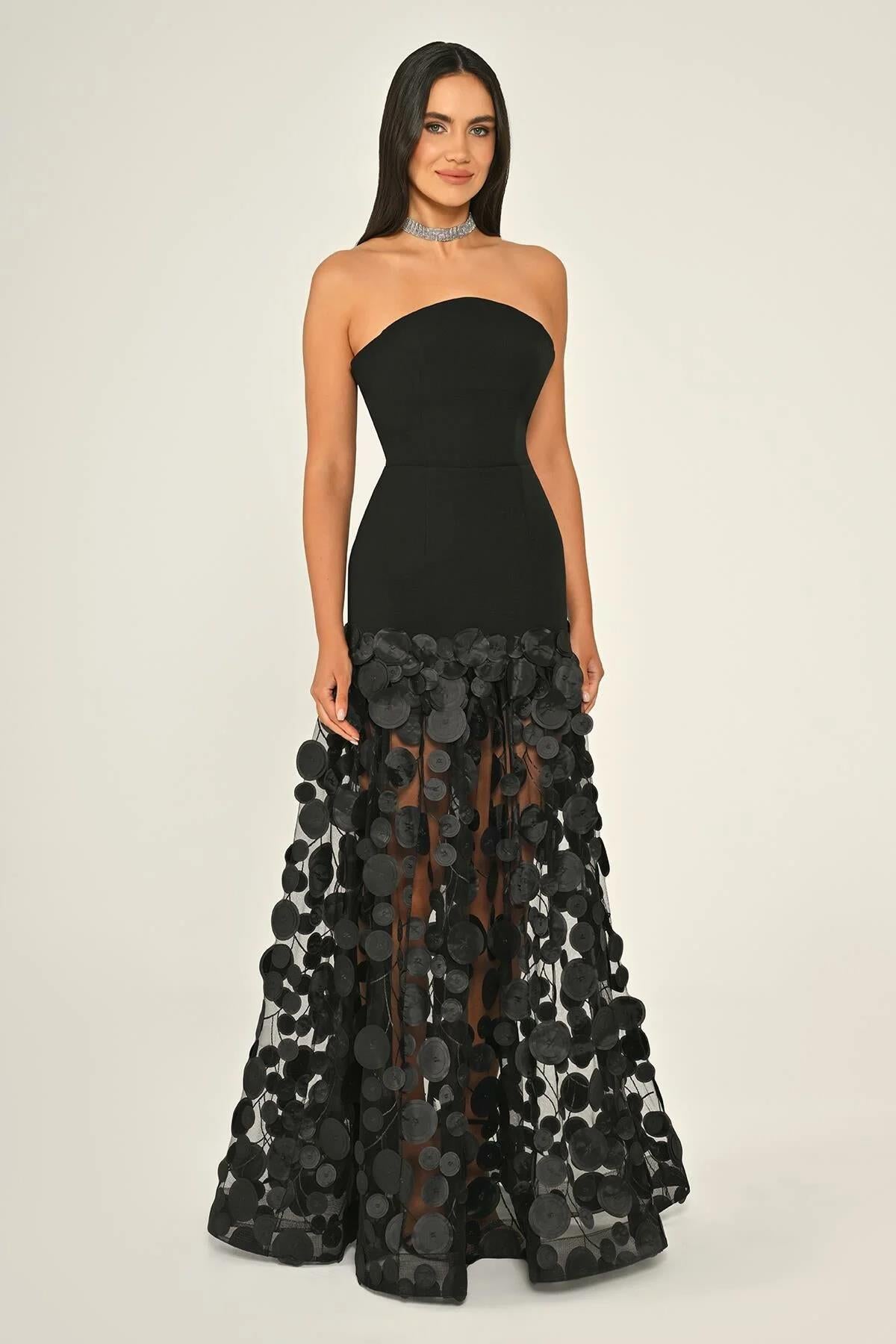 Straplez Üst Krep Eteği Üç Boyutlu Tül Uzun Abiye Elbise