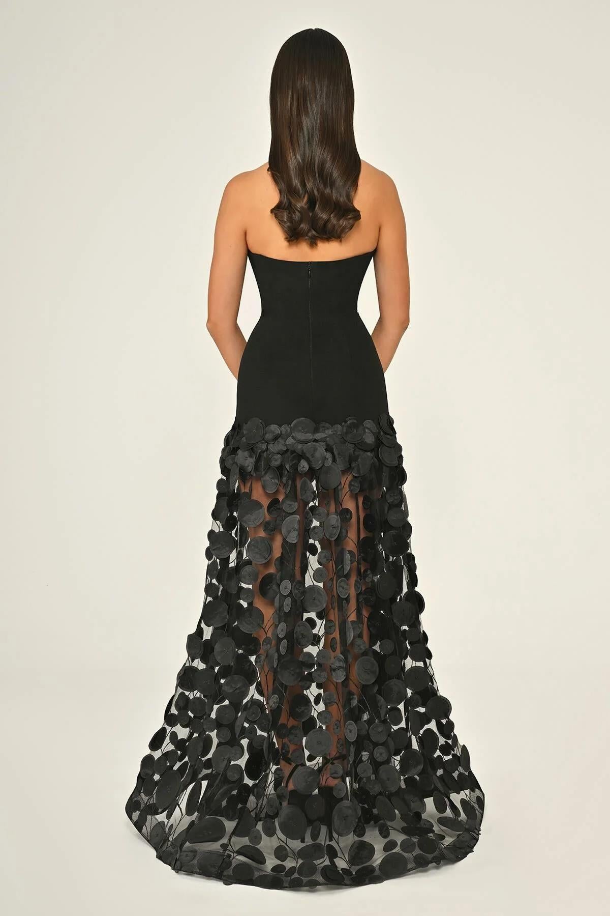 Straplez Üst Krep Eteği Üç Boyutlu Tül Uzun Abiye Elbise