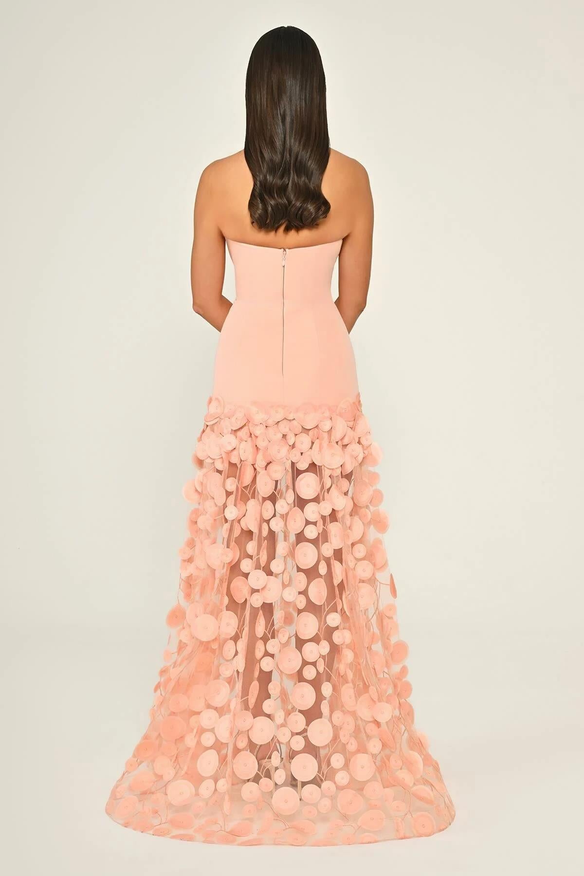 Straplez Üst Krep Eteği Üç Boyutlu Tül Uzun Abiye Elbise