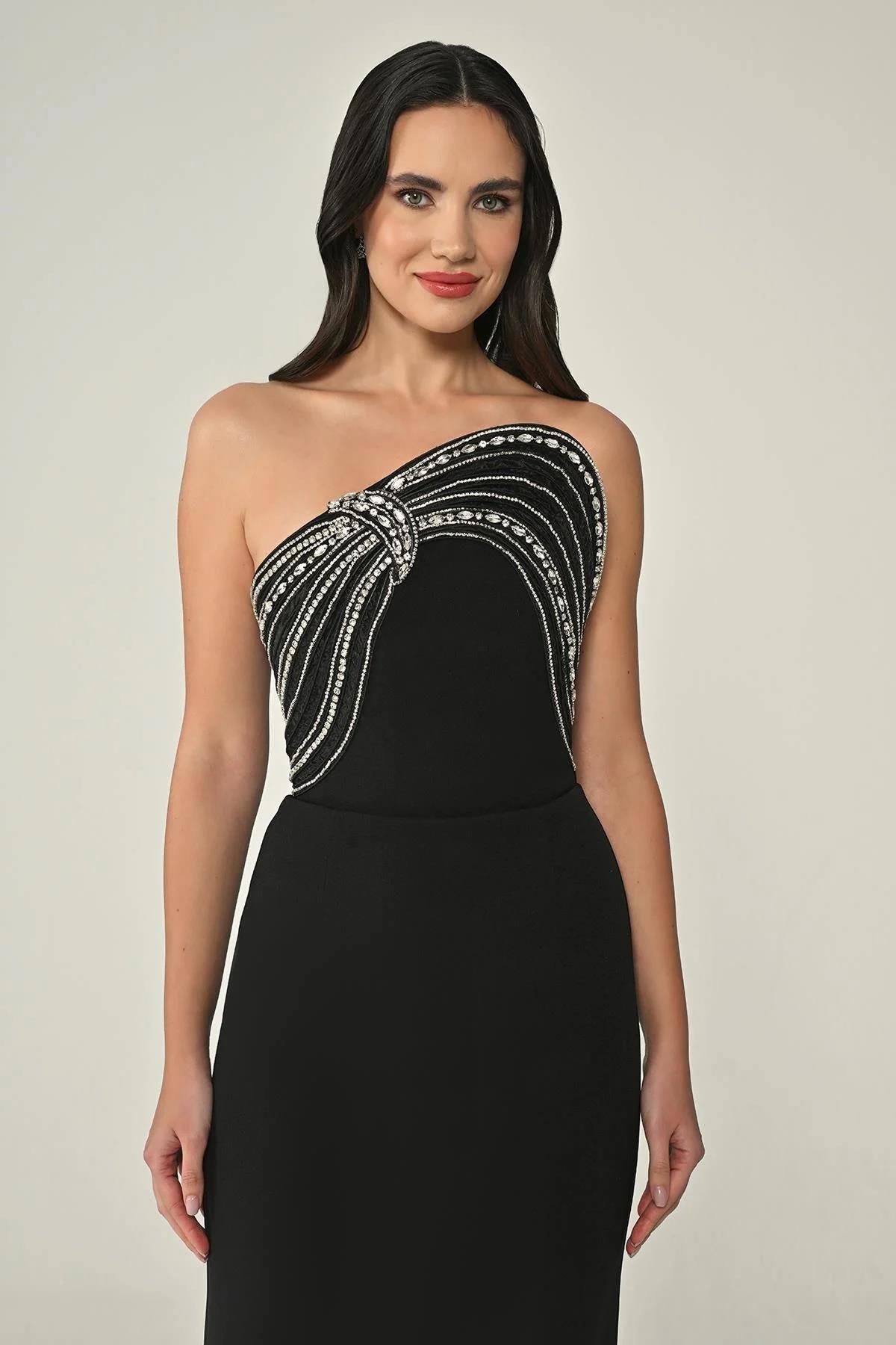 Strapless Ribbon Stone Accessory Crepe Long Evening Dress