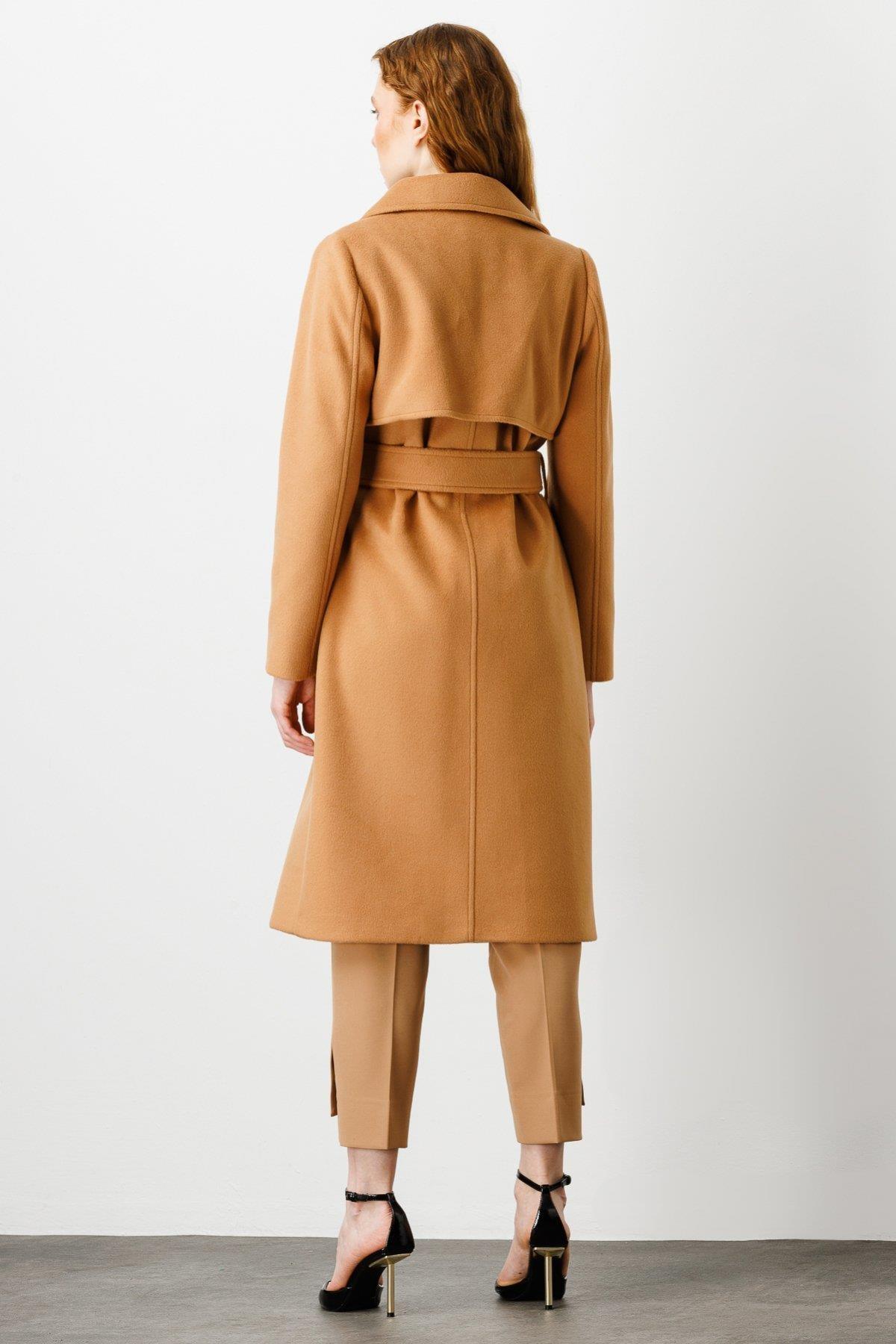 Beli Kemerli Kadın Kaban - Eser Giyim