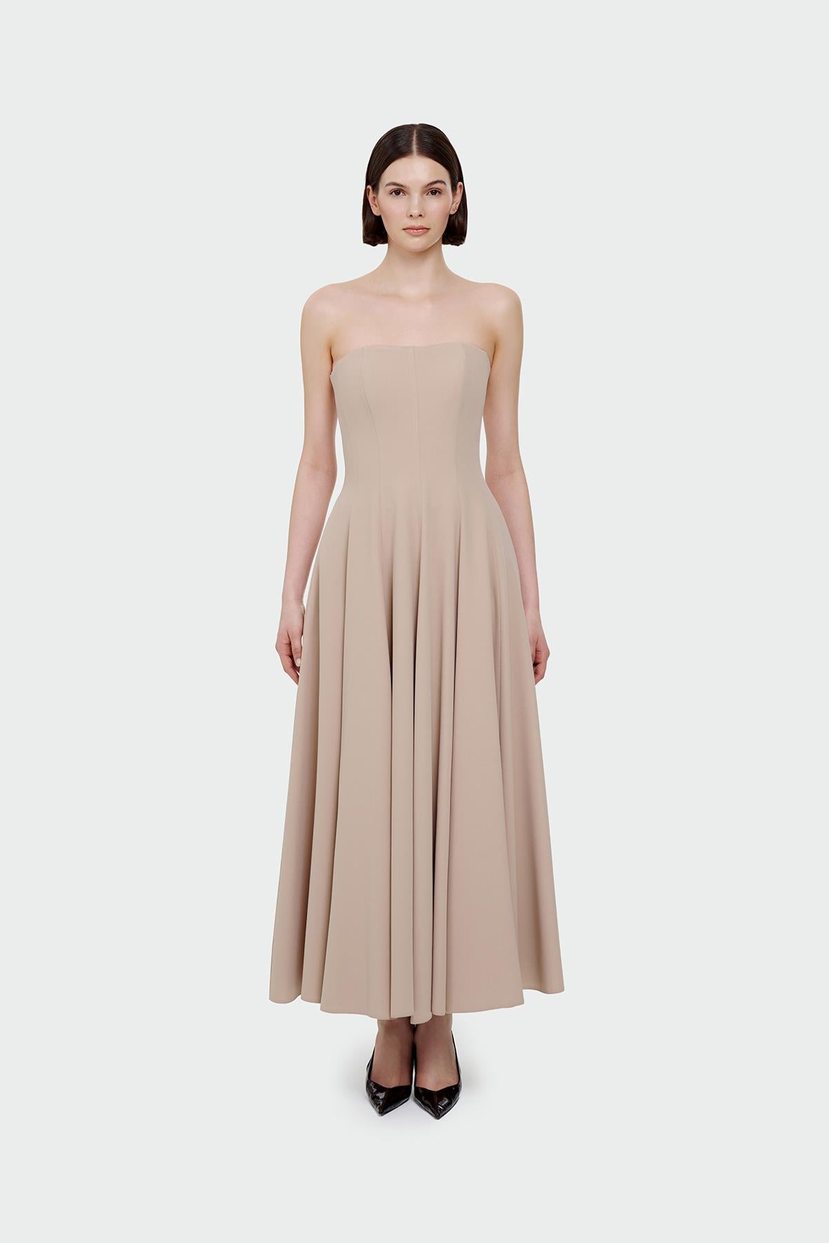 فستان سهرة بدون حمالات مع تنورة واسعة وتفاصيل بوليرو