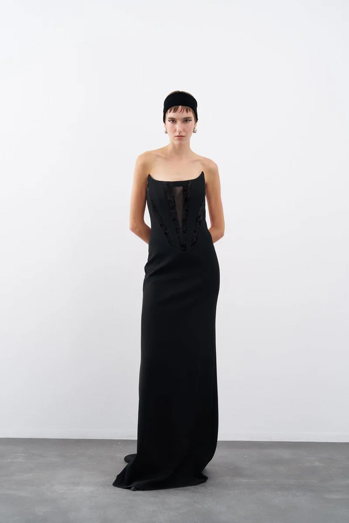 Straplez Kadife Garnili Korsajlı Uzun Abiye Elbise