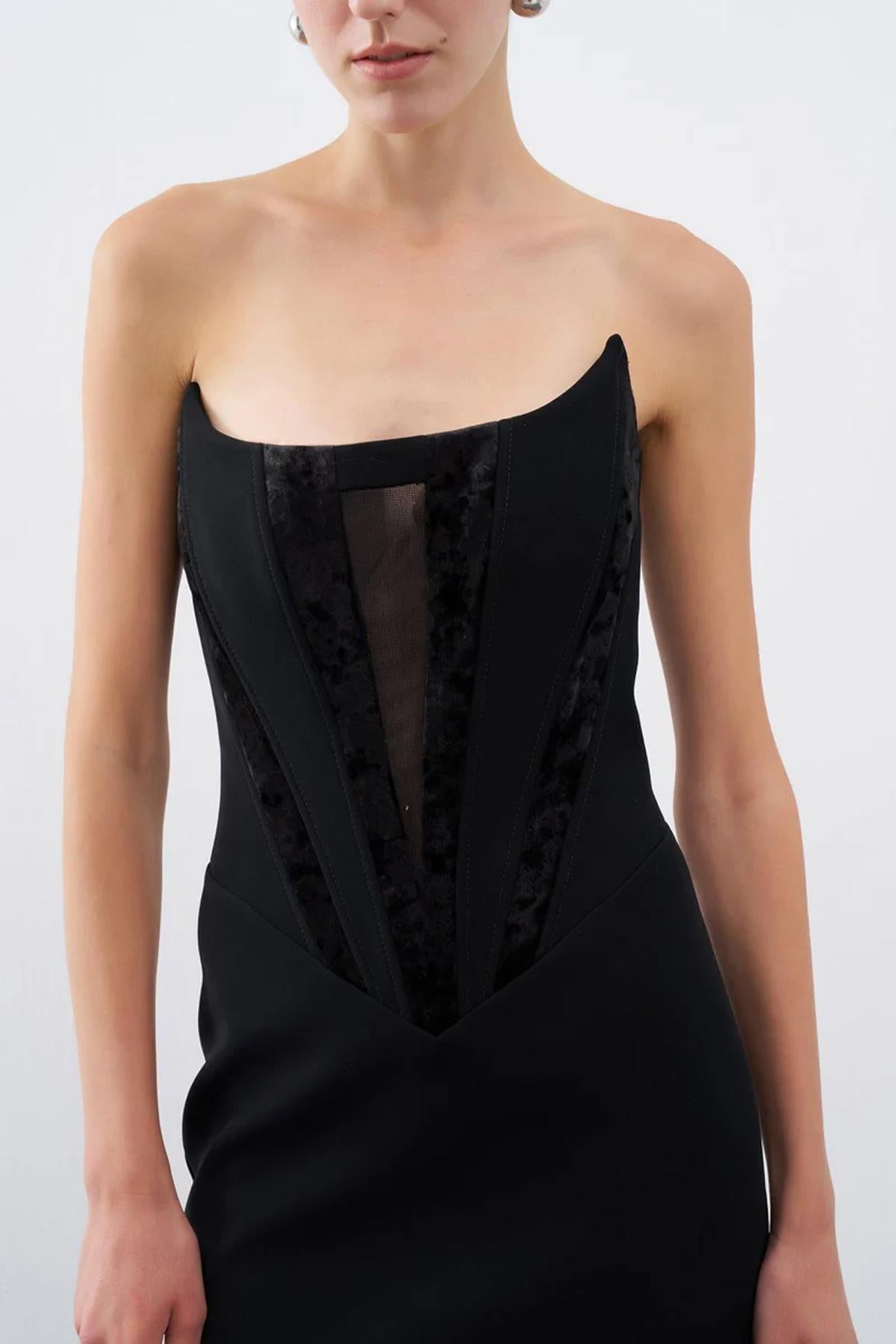 Straplez Kadife Garnili Korsajlı Uzun Abiye Elbise