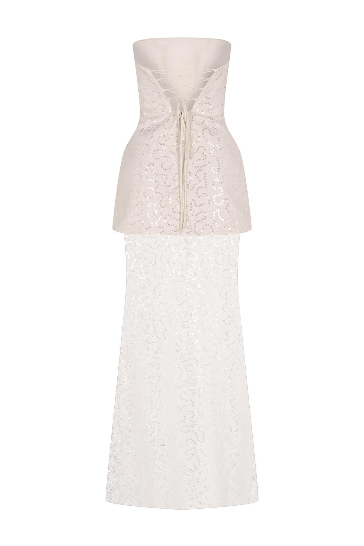 فستان سهرة بدون حمالات مزين بالأحجار والترتر