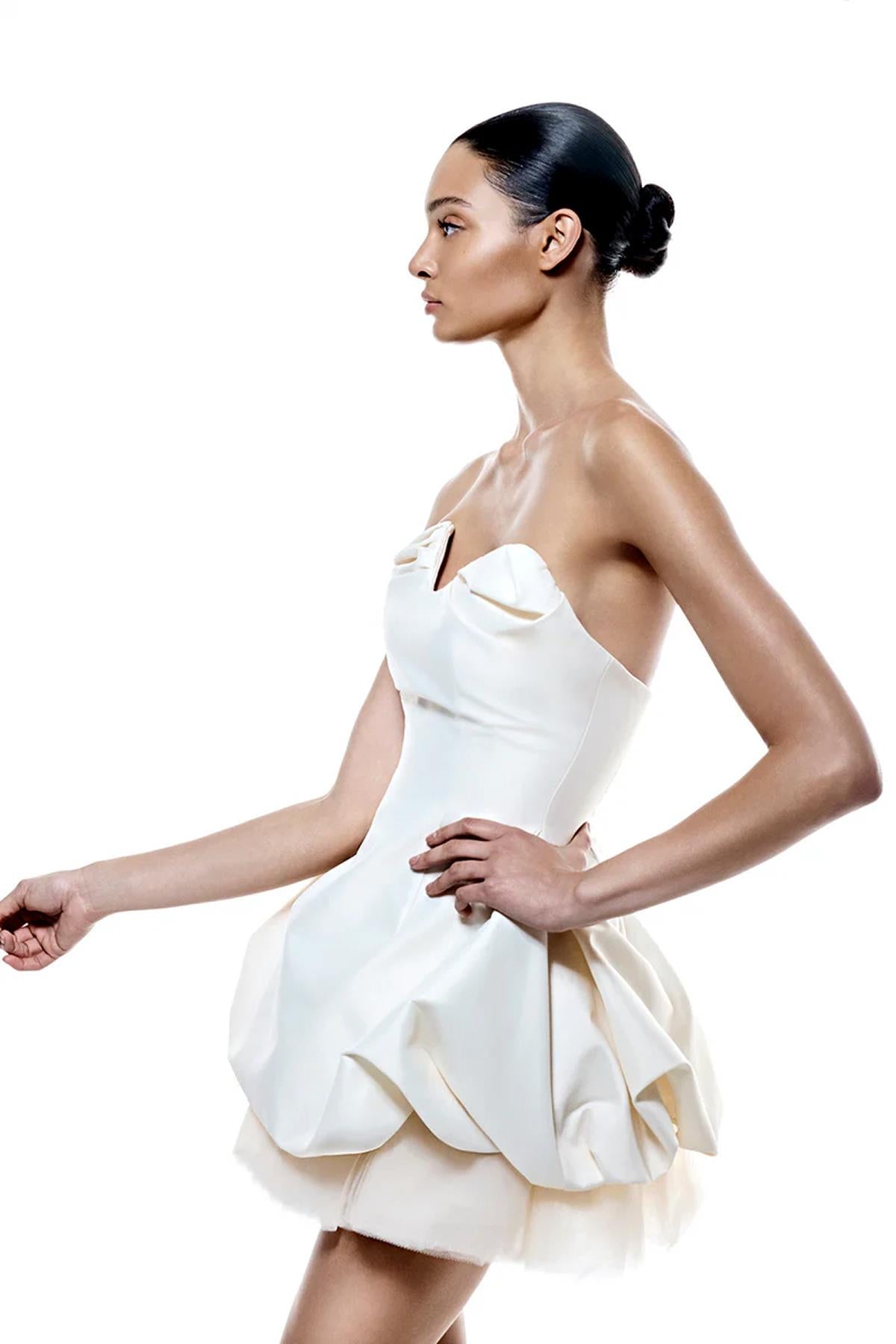 Straplez Kalp Yaka Tül Detaylı Mini Abiye Elbise