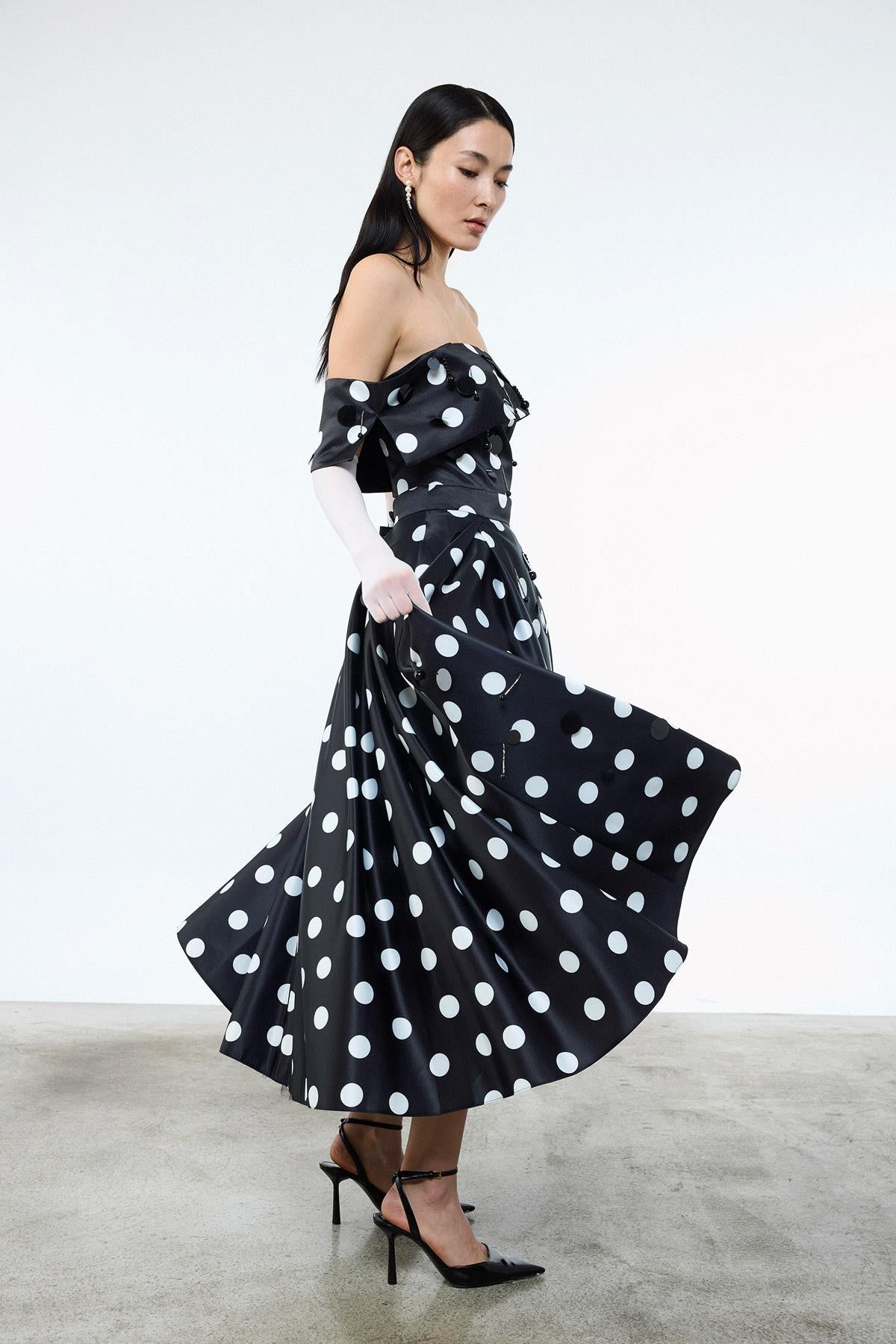 Puantiye Desenli Omzu Açık Midi Abiye Takım