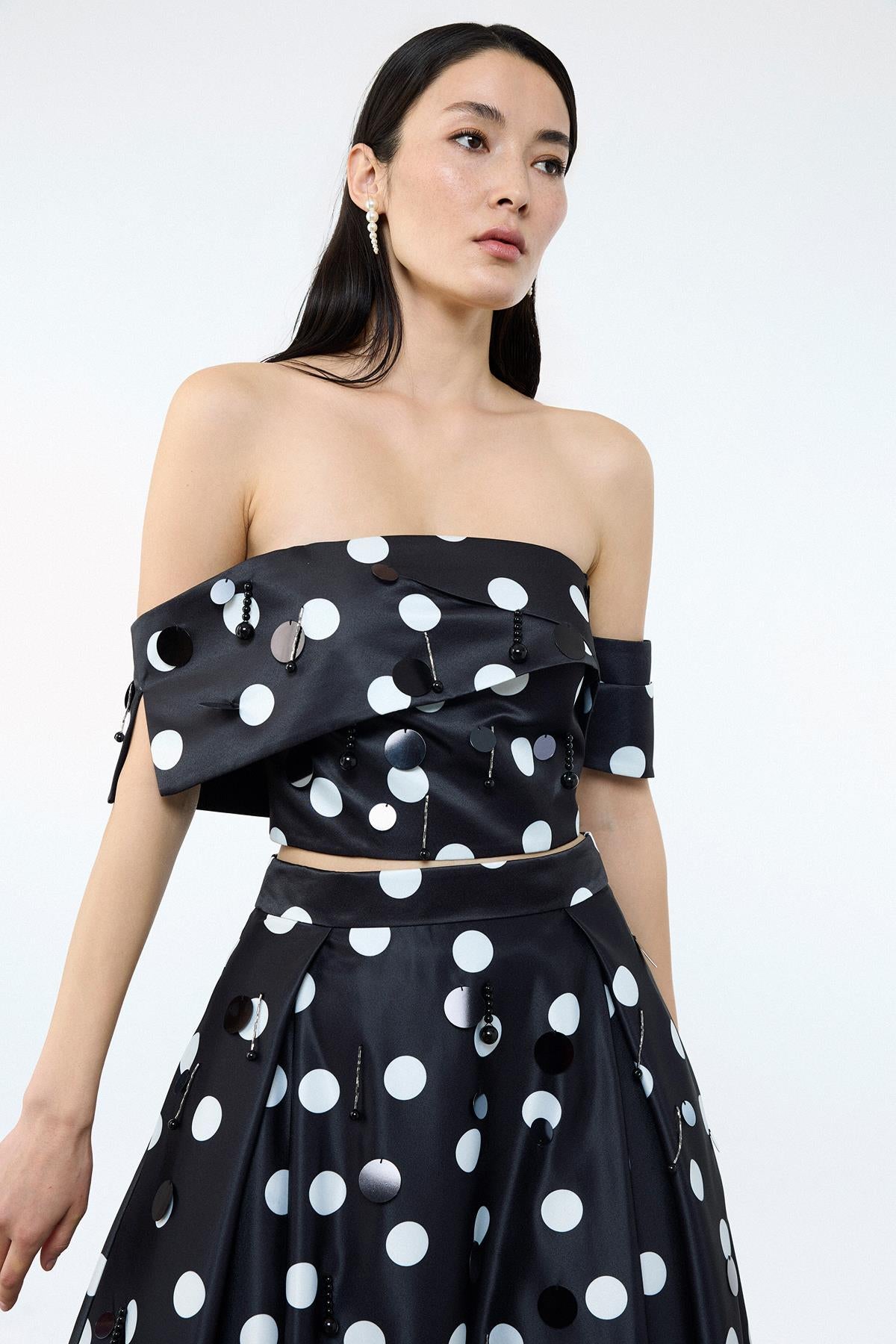 Puantiye Desenli Omzu Açık Midi Abiye Takım