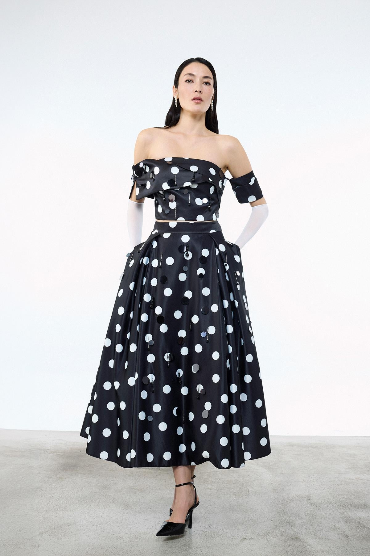 Puantiye Desenli Omzu Açık Midi Abiye Takım