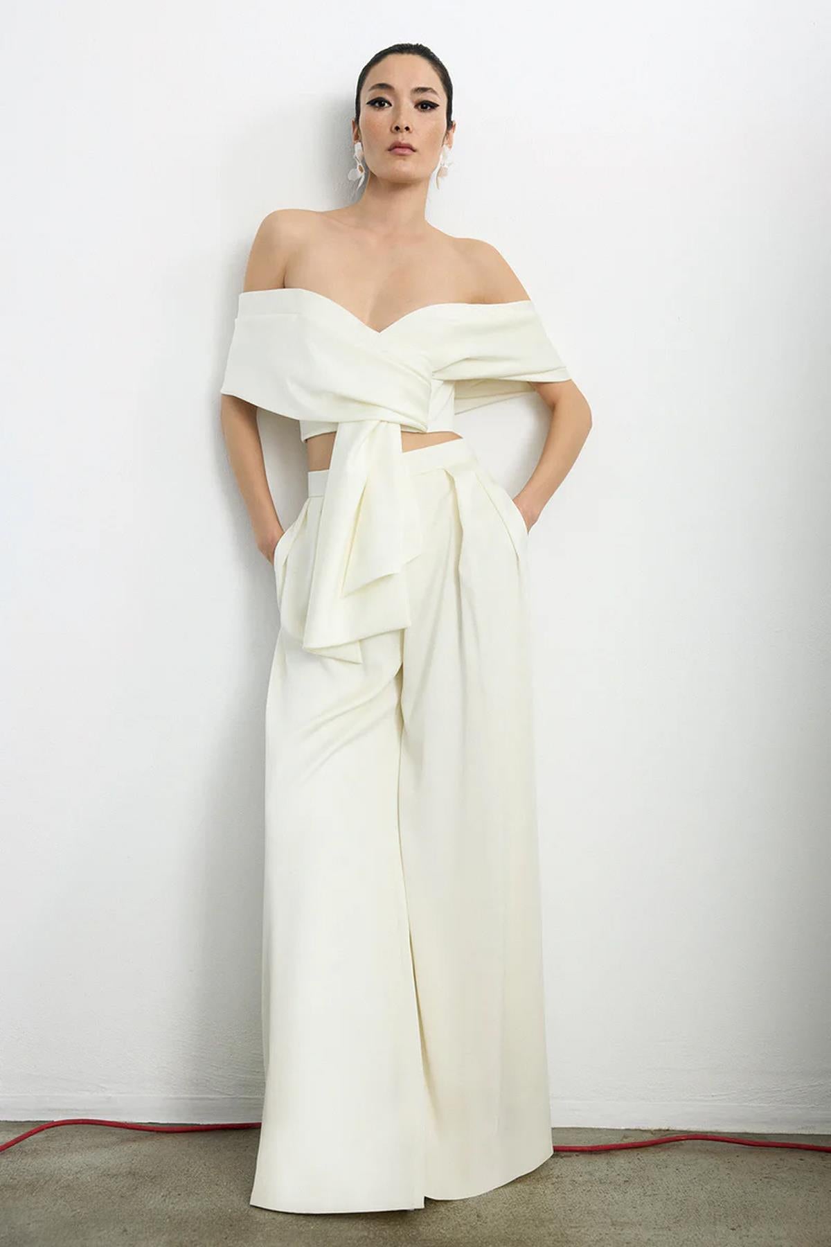 Omuz Açık Bağlamalı Crop Pantolon Takım