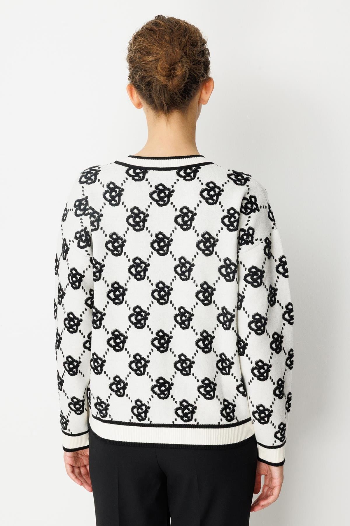 Floral Patterned Metal Buttoned Cardigan