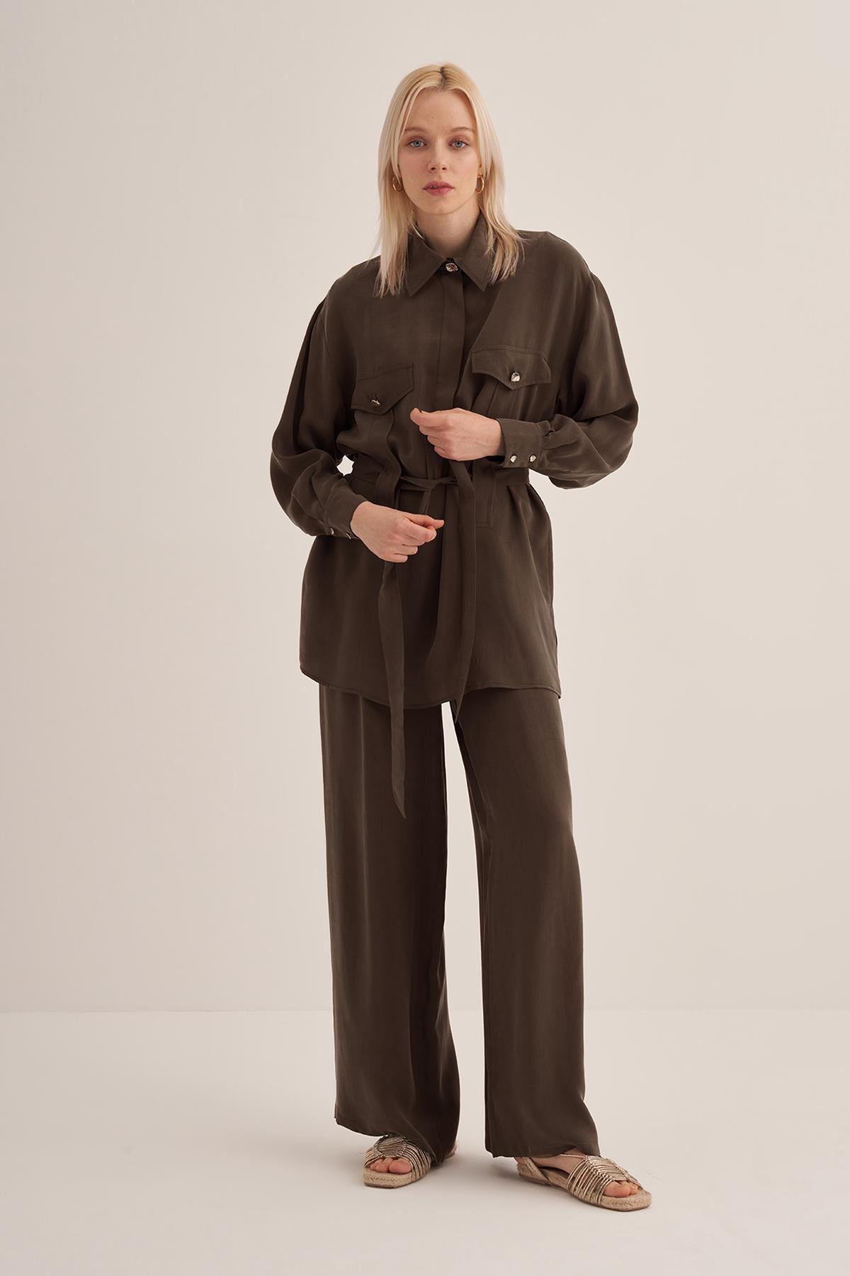 بنطلون حرير كوبرو بخصر مطاطي وساق واسعة