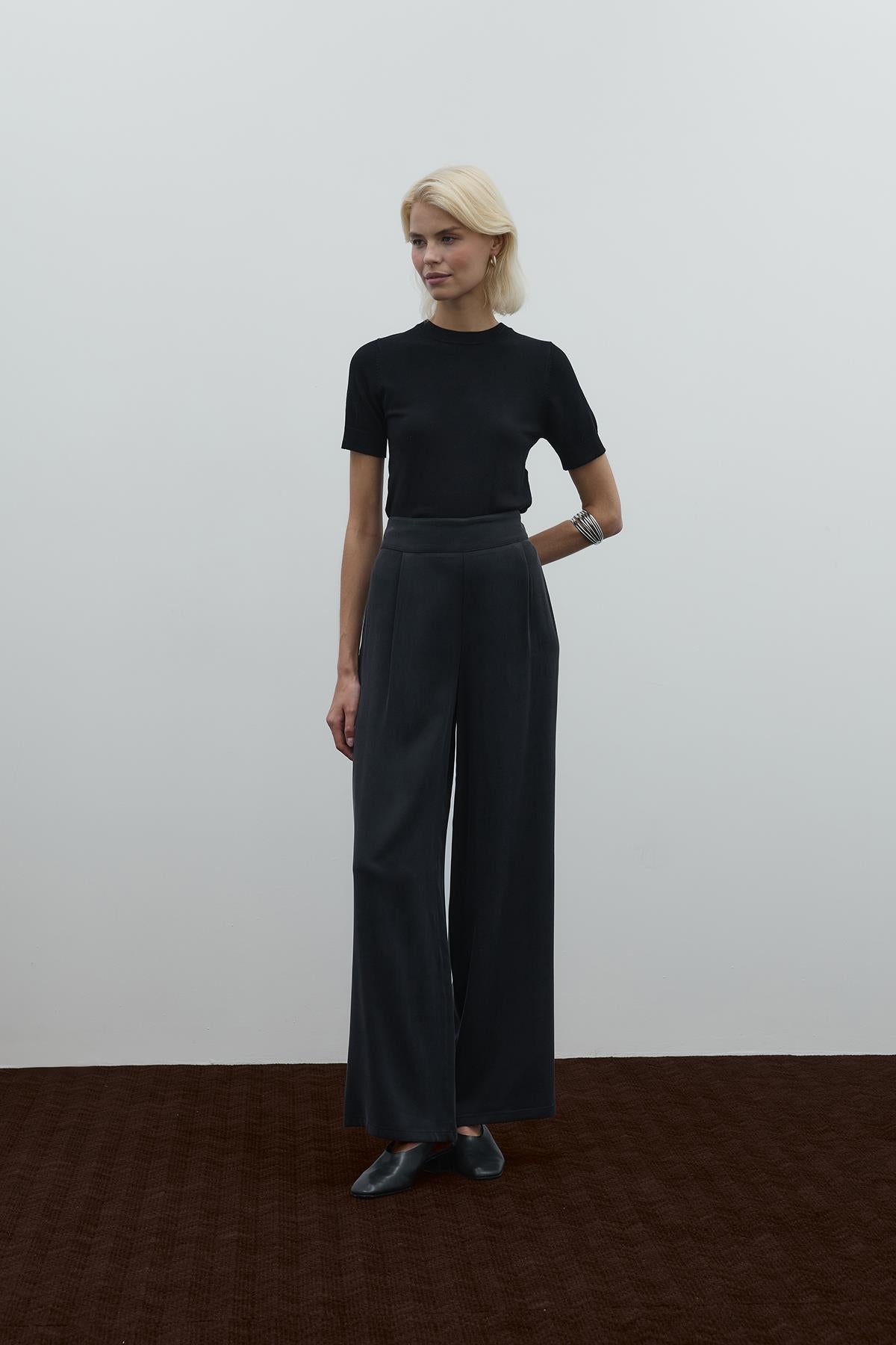 Yüksek Bel Pile Detaylı Cupro Pantolon