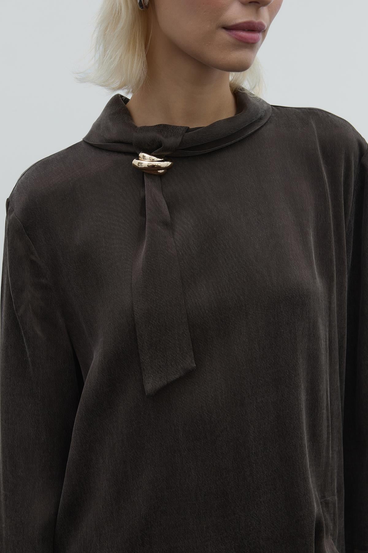 Yaka Ve Yan Aksesuar Detaylı Cupro Tunik