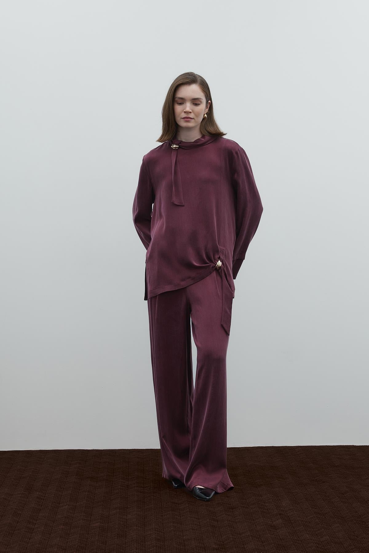 Yaka Ve Yan Aksesuar Detaylı Cupro Tunik