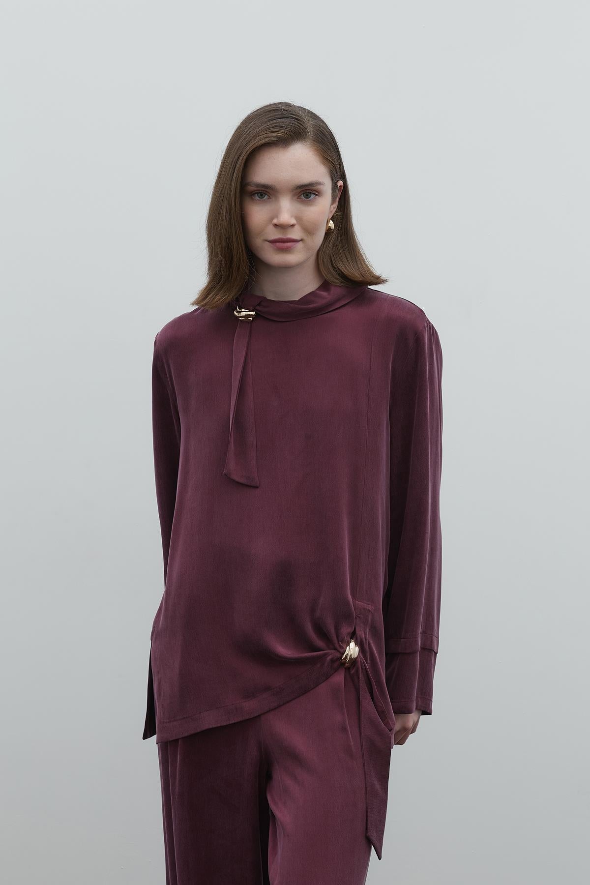 Yaka Ve Yan Aksesuar Detaylı Cupro Tunik