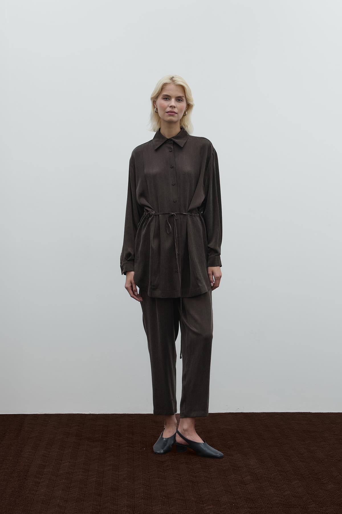 Beli Bağlamalı Önden Düğmeli Tunik