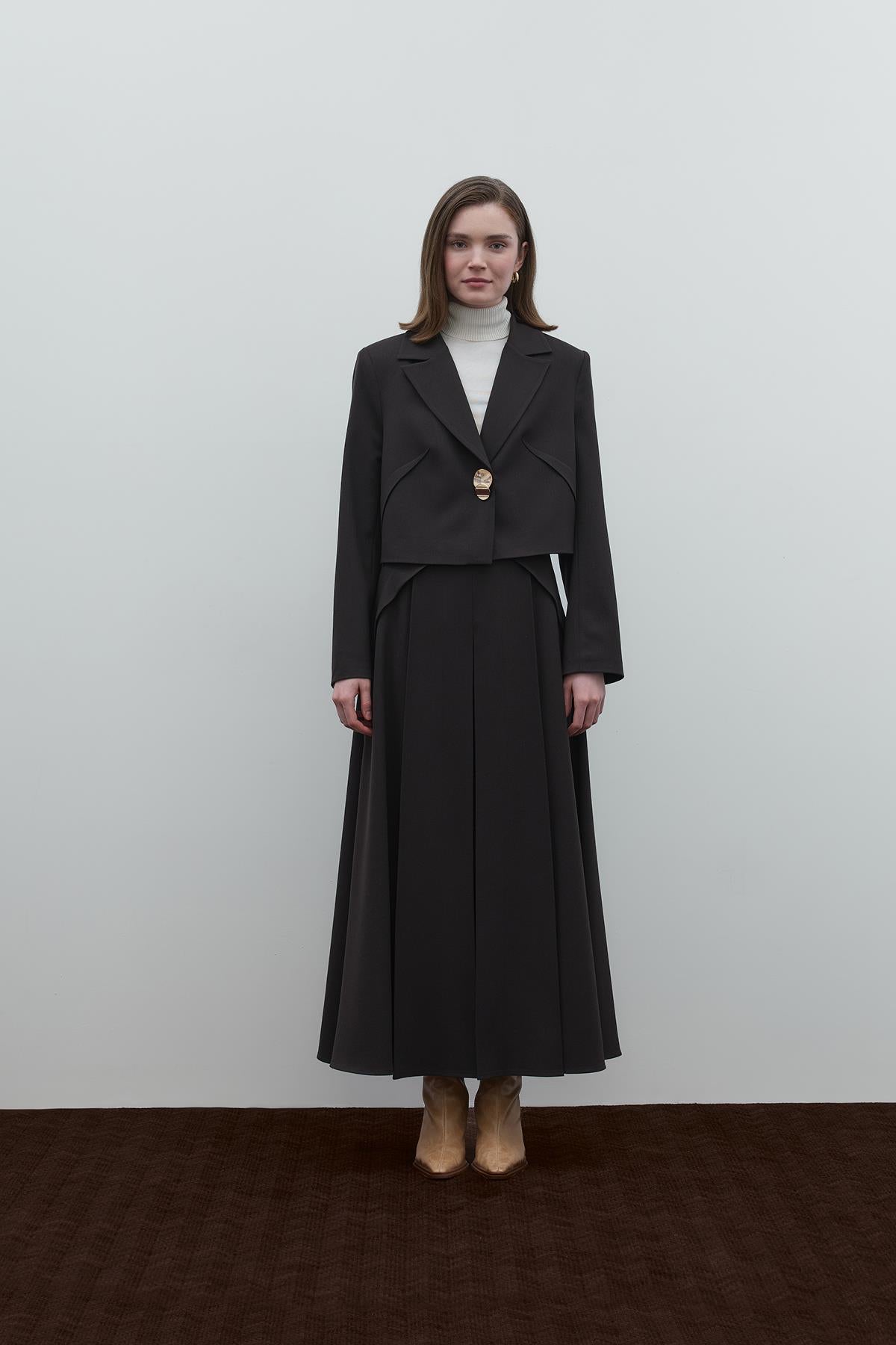 Tek Düğmeli Simli Kısa Ceket