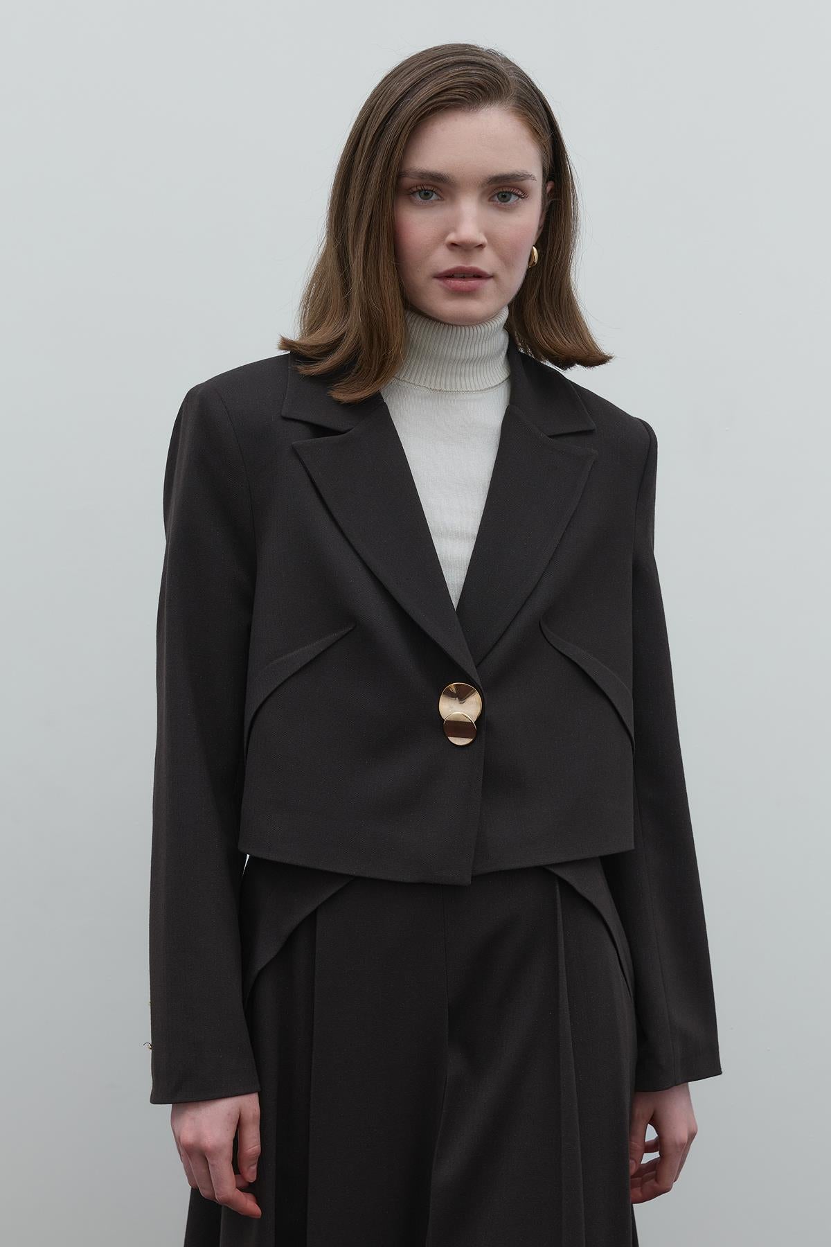 Tek Düğmeli Simli Kısa Ceket