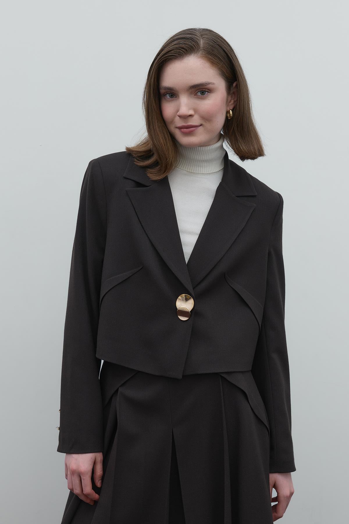 Tek Düğmeli Simli Kısa Ceket