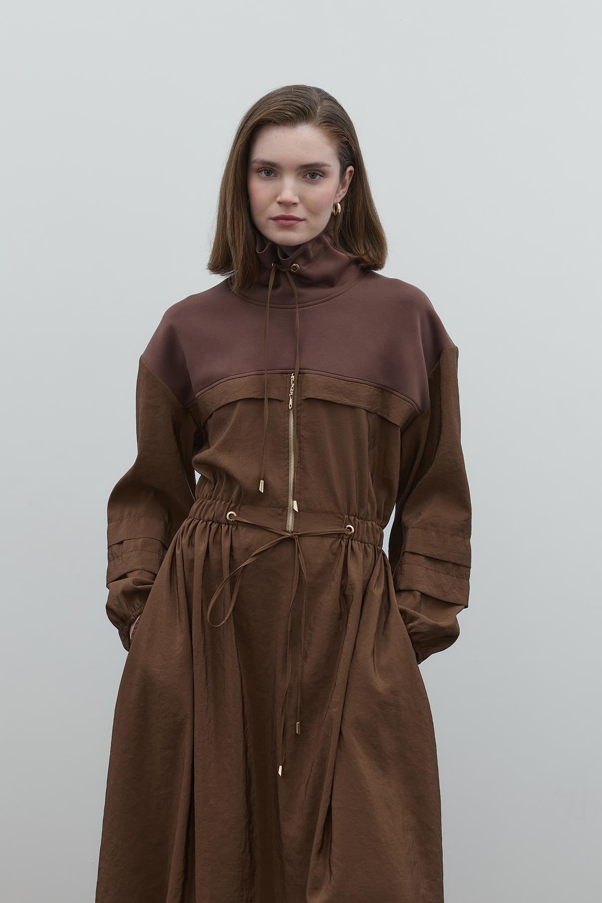 Fermuar Detaylı Bel Büzgülü Paraşüt Elbise