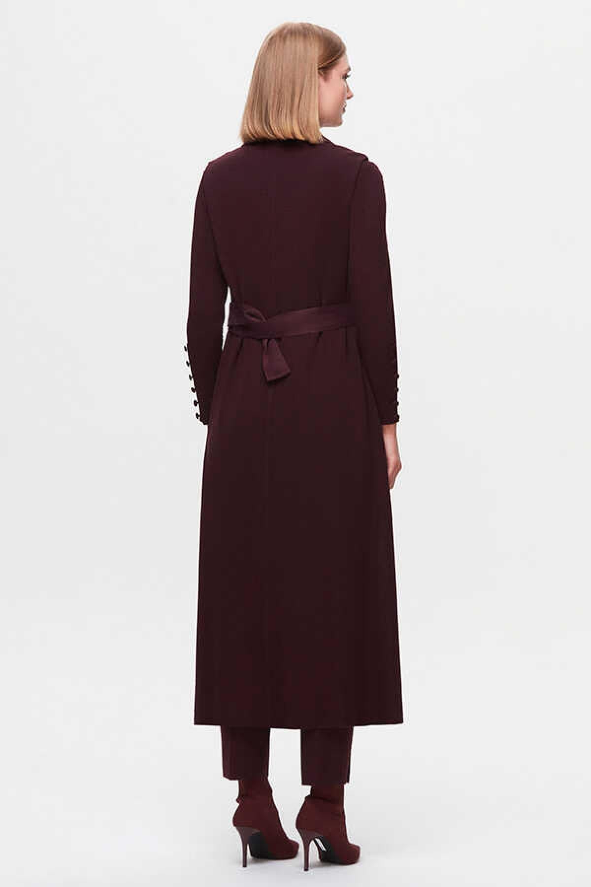 سترة طويلة محبوكة بتفاصيل من الكوبرو