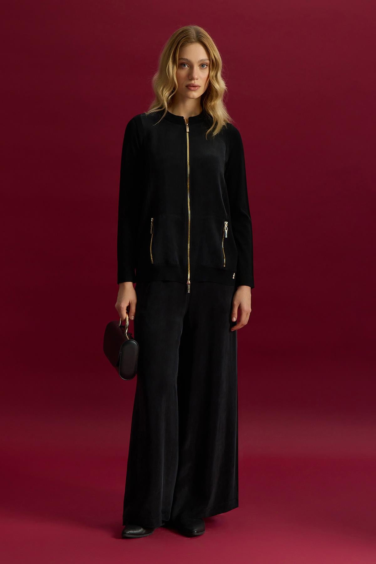 تنورة من الكوبرو بتفاصيل جيب