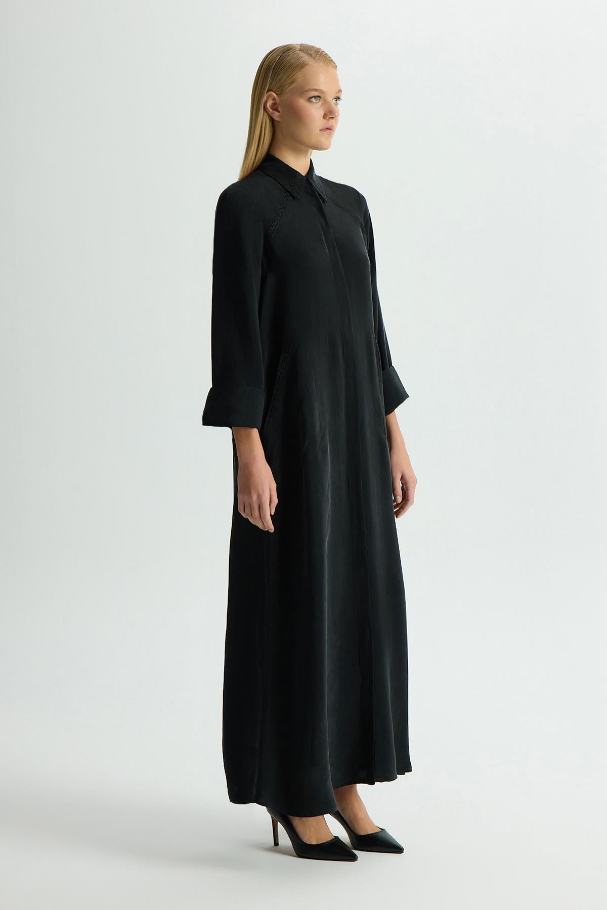 قبعة كوبرو بتفاصيل مطرزة