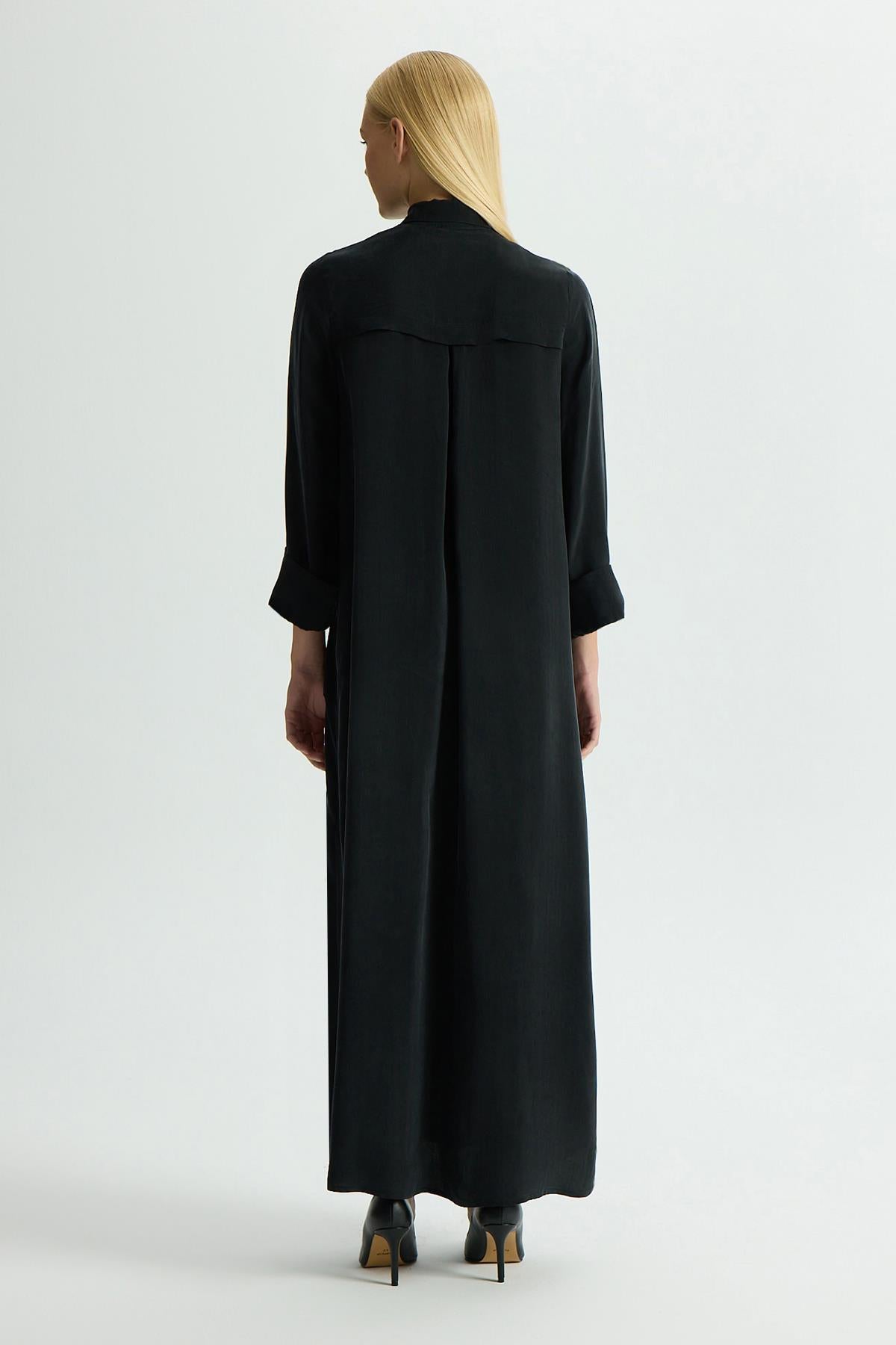 قبعة كوبرو بتفاصيل مطرزة