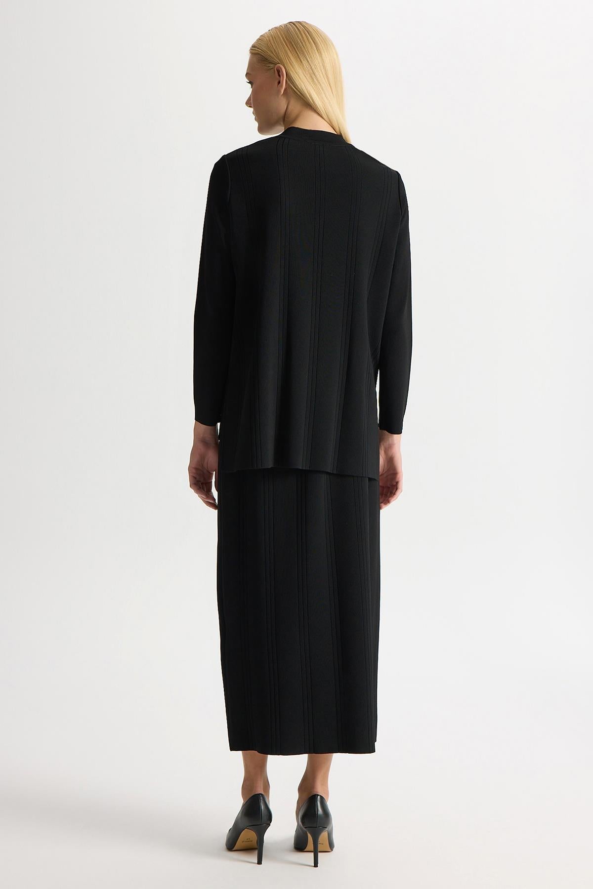 سترة تريكو كلاسيكية بأزرار أمامية