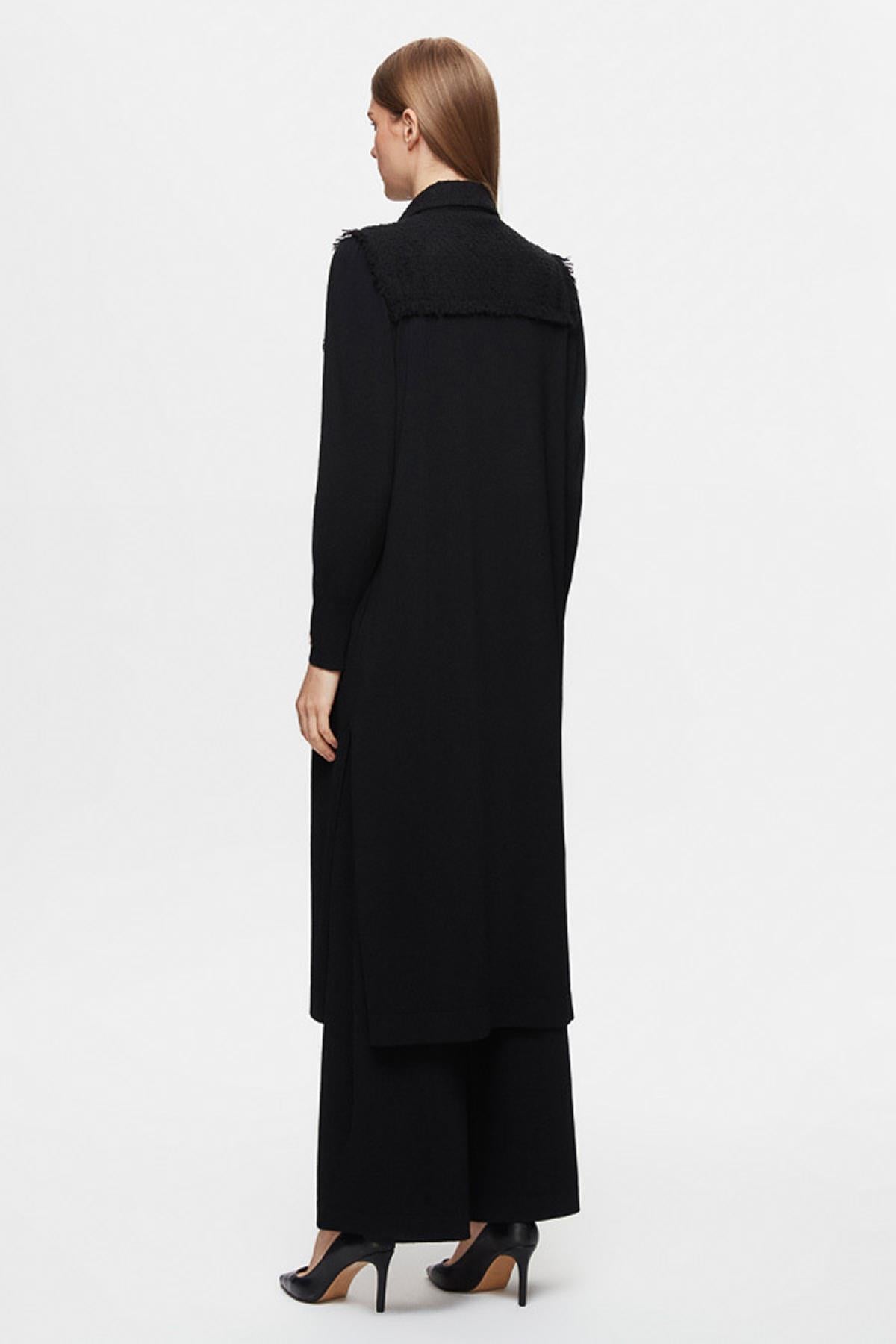 Tassel and Button Detailed Classic Cardigan