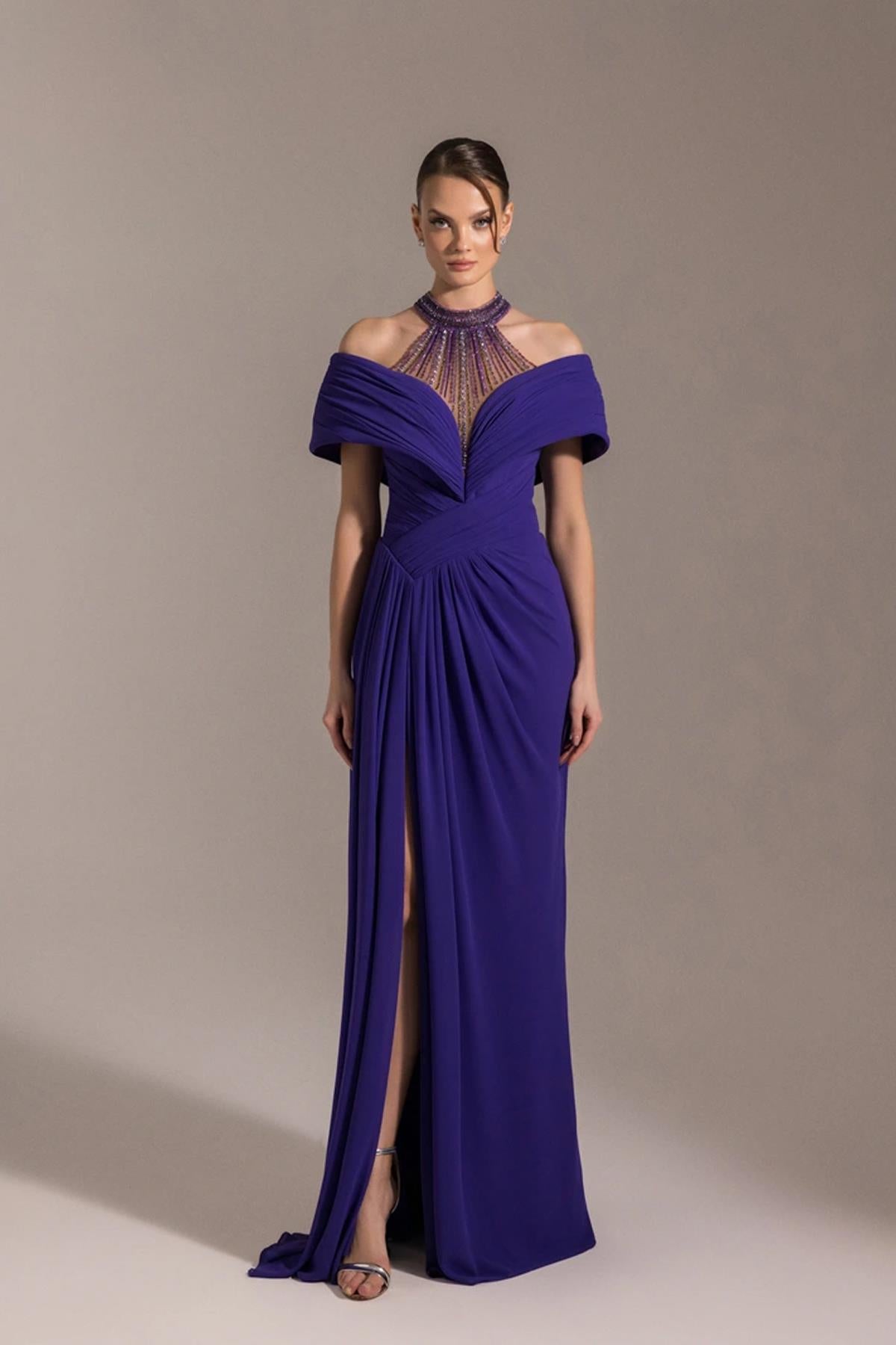 Low-cut Detailed Stone Embroidered Draped Slit Chiffon Evening Dress