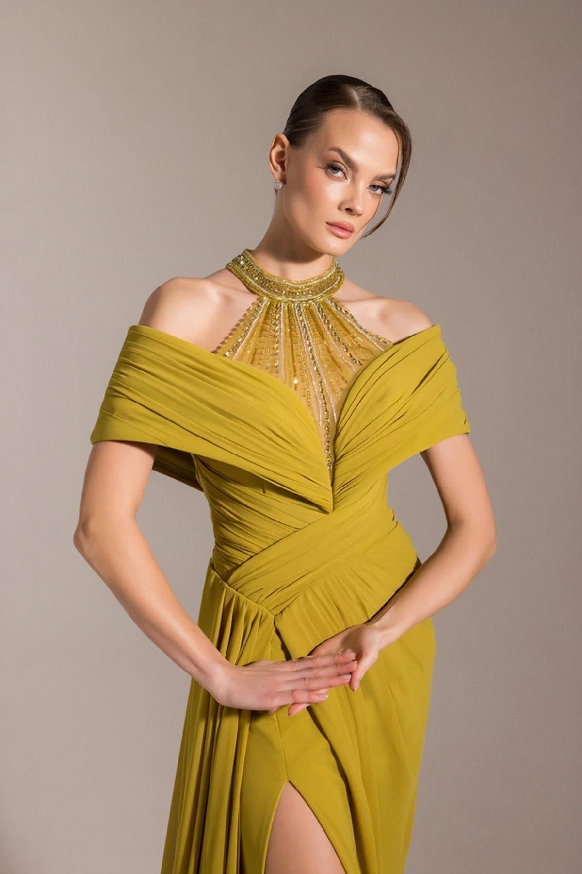 Low-cut Detailed Stone Embroidered Draped Slit Chiffon Evening Dress