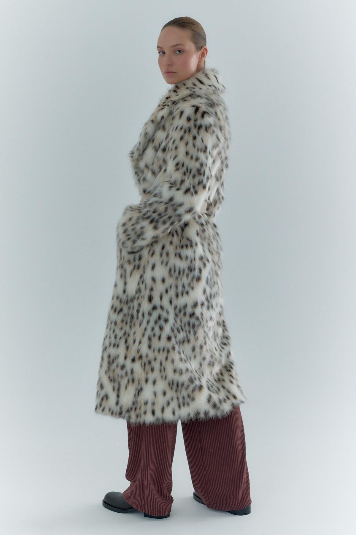 Della Leopar Desenli Kuşaklı Uzun Kadın Kürk Kaban - Eser Giyim