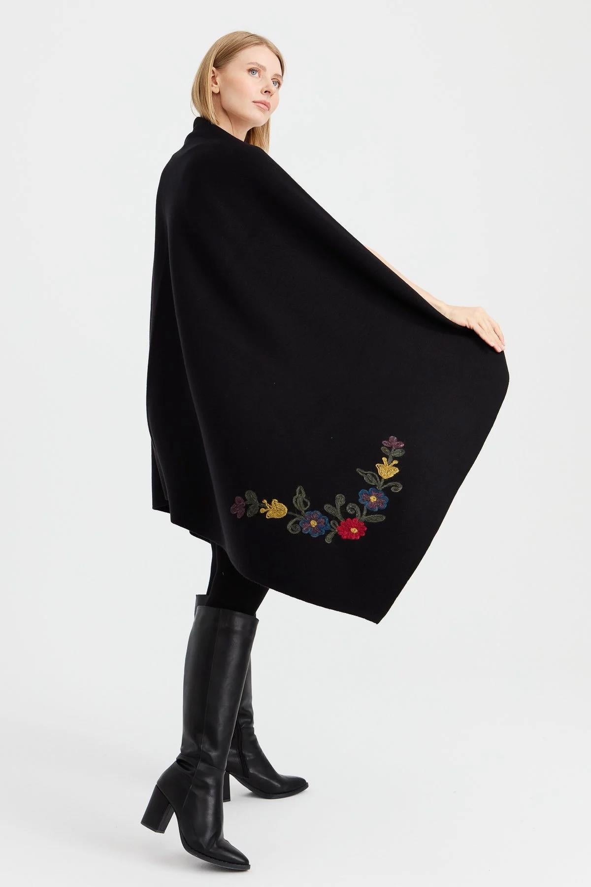 Köşeleri Nakış İşlemeli Şal