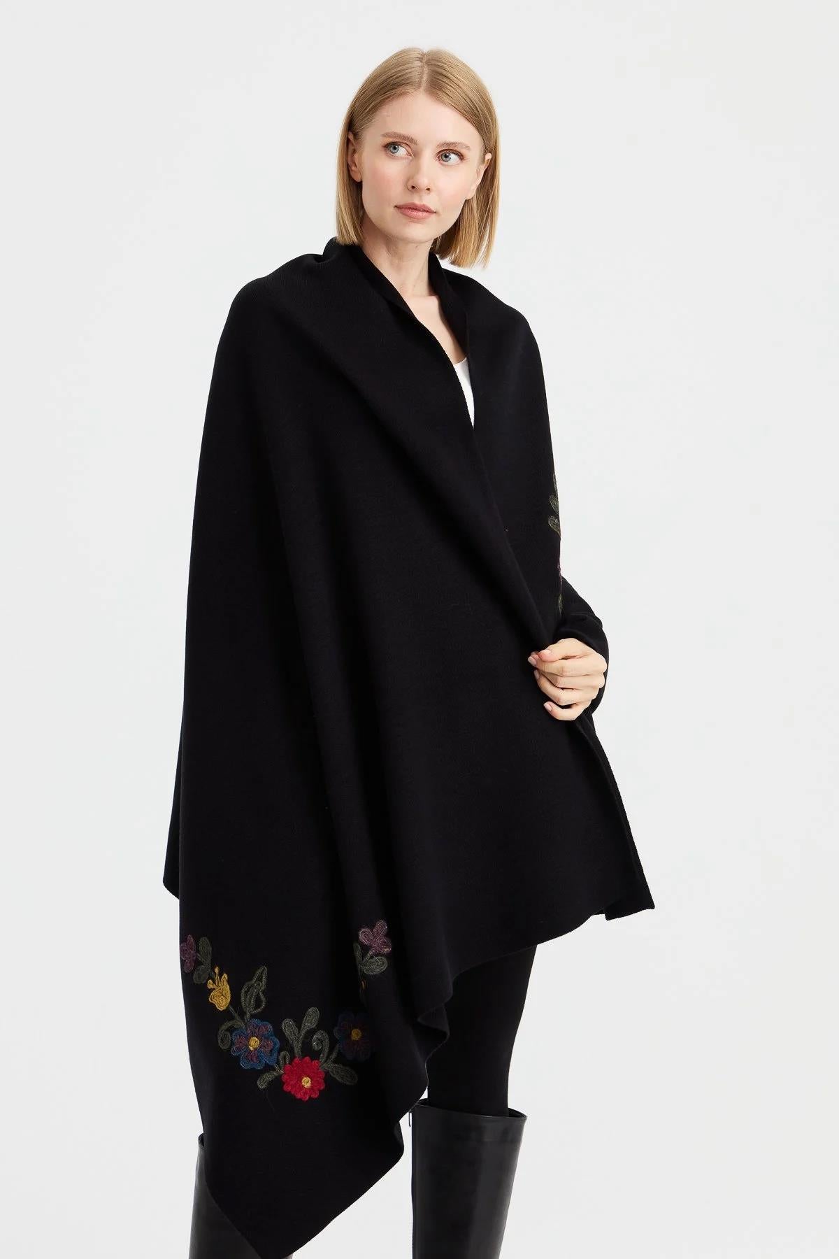 Köşeleri Nakış İşlemeli Şal