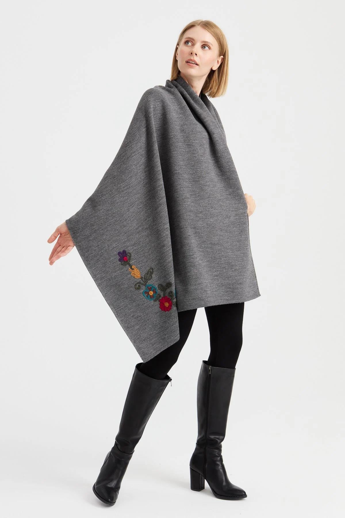 Köşeleri Nakış İşlemeli Şal