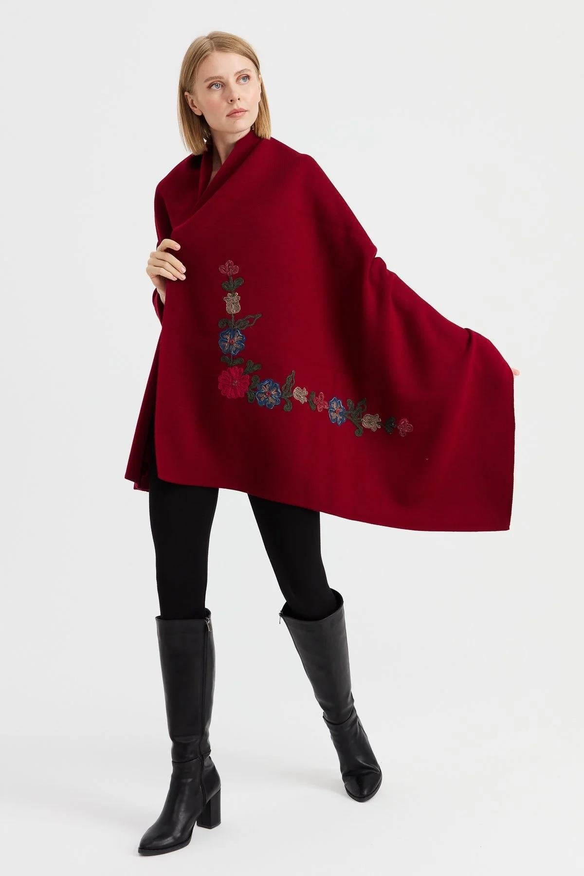 Köşeleri Nakış İşlemeli Şal