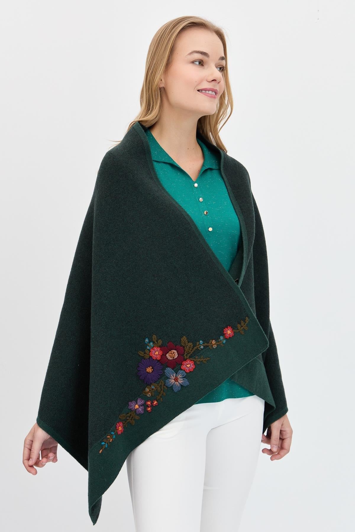 Çiçek İşlemeli Triko Şal