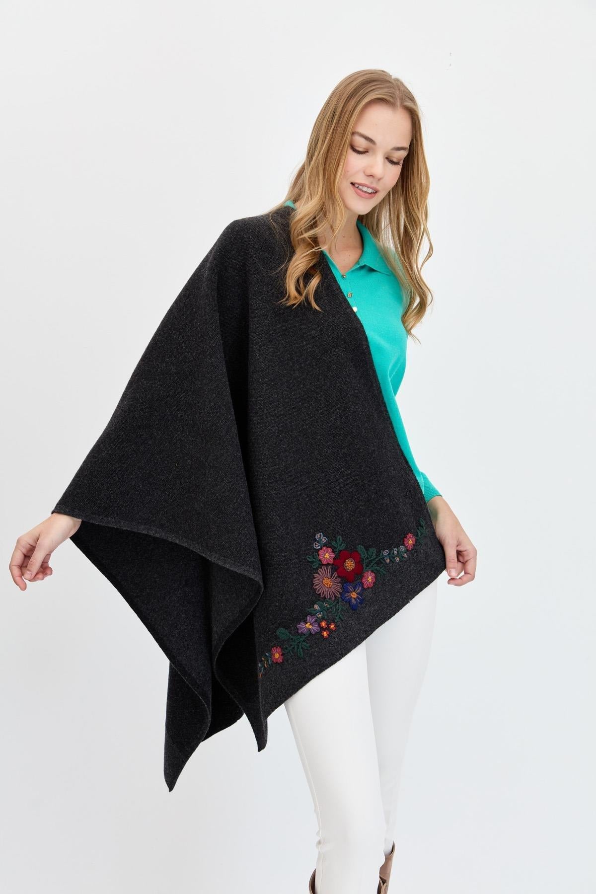 Çiçek İşlemeli Triko Şal