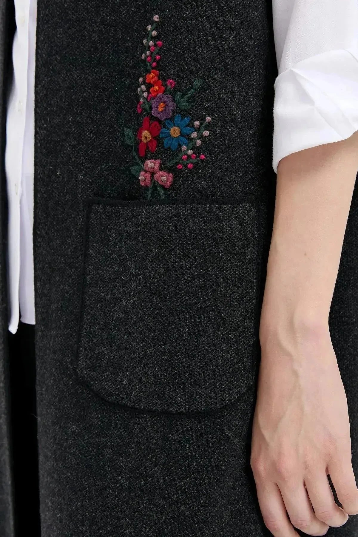 Women's Polo Collar Open Front Embroidered Long Wool Vest