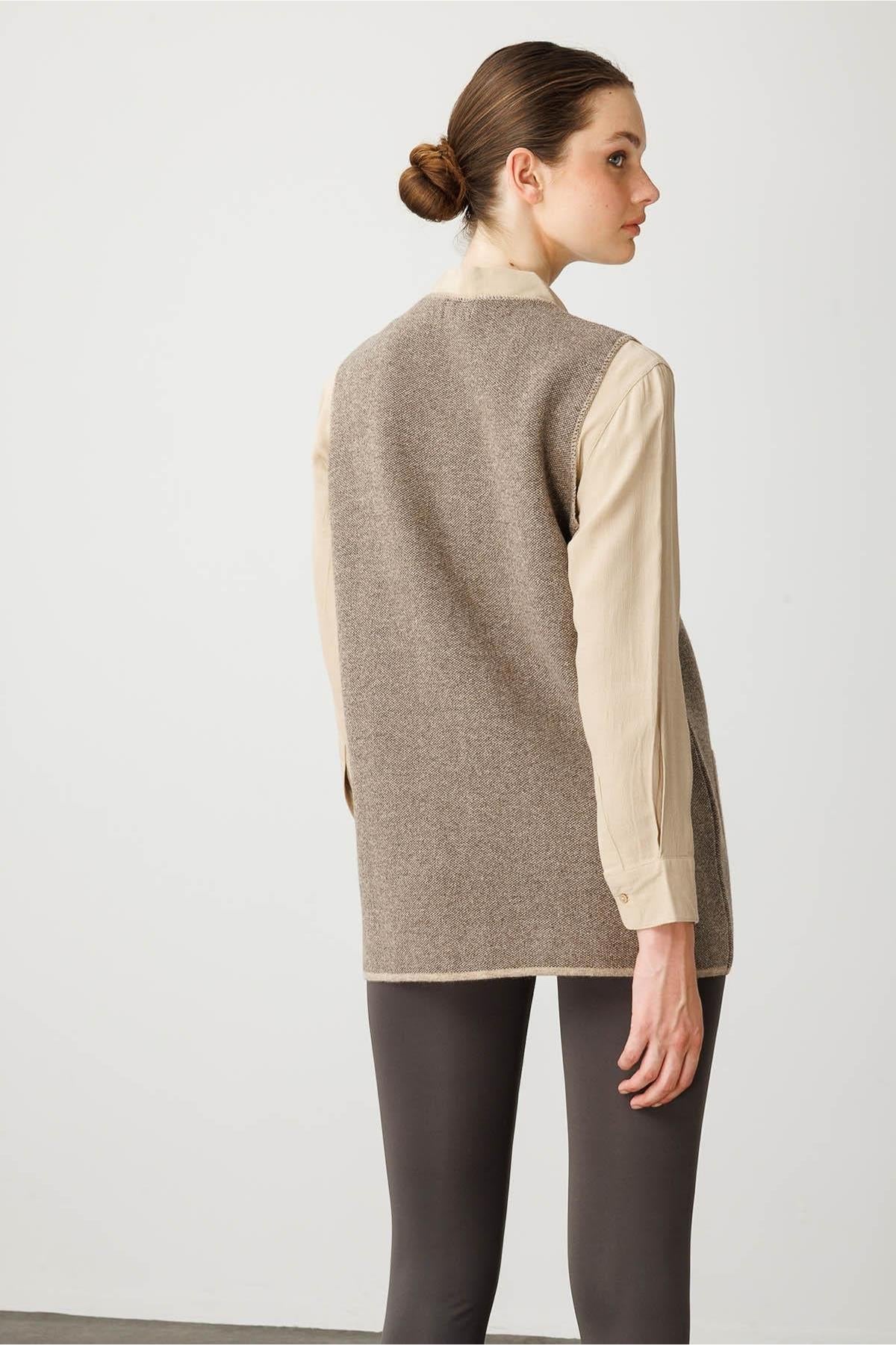 Crew Neck Embroidered Front Zippered Vest