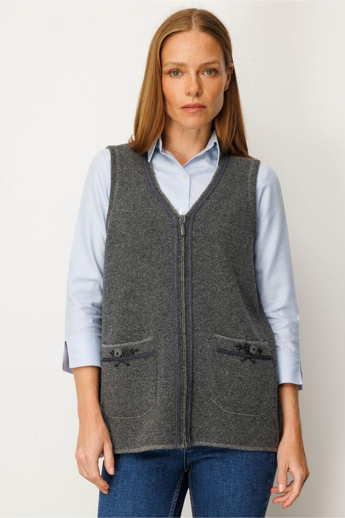 V-Neck Pocket Embroidered Zippered Vest