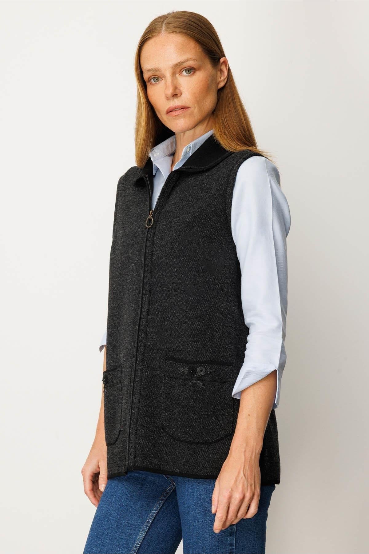 Embroidered Polo Collar Zippered Vest