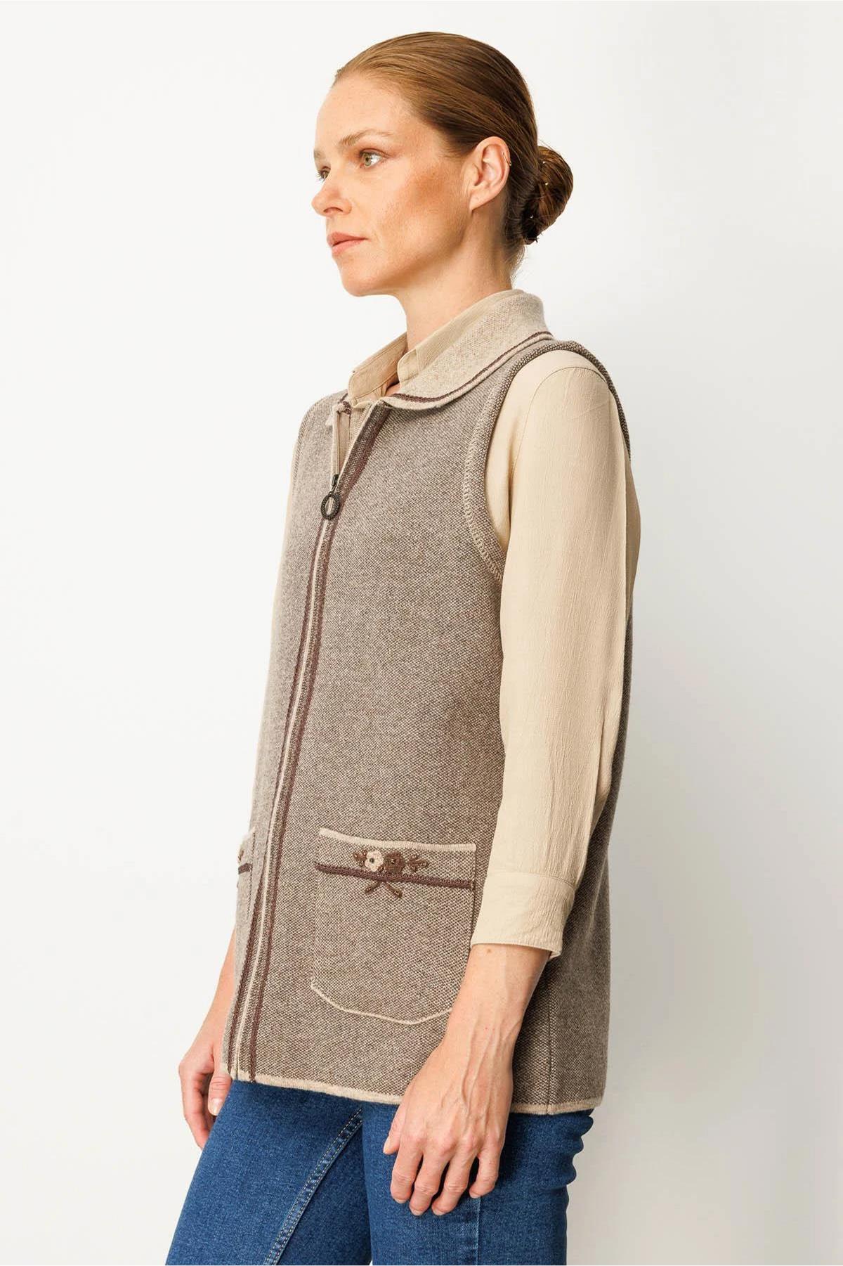 Embroidered Polo Collar Zippered Vest