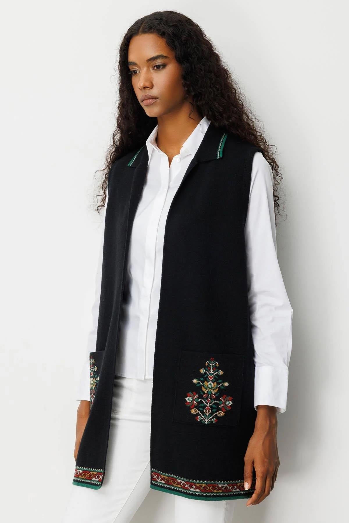 Polo Collar Long Vest with Kilim Pattern on the Hem